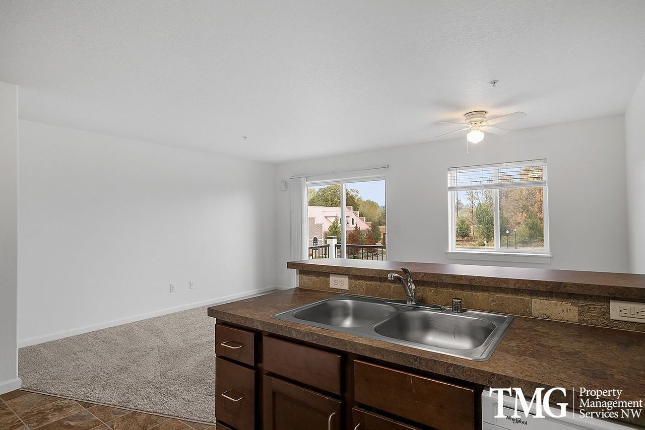 Seasons on the Park - Photo 7 of 50