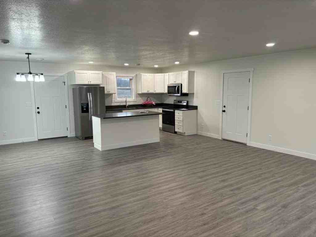 16921 N 12th St ##Wi - Photo 5 of 10