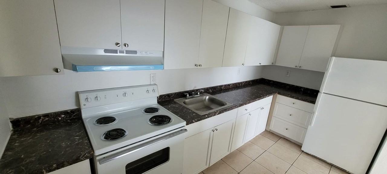 West Garden Villas - Photo 5 of 13