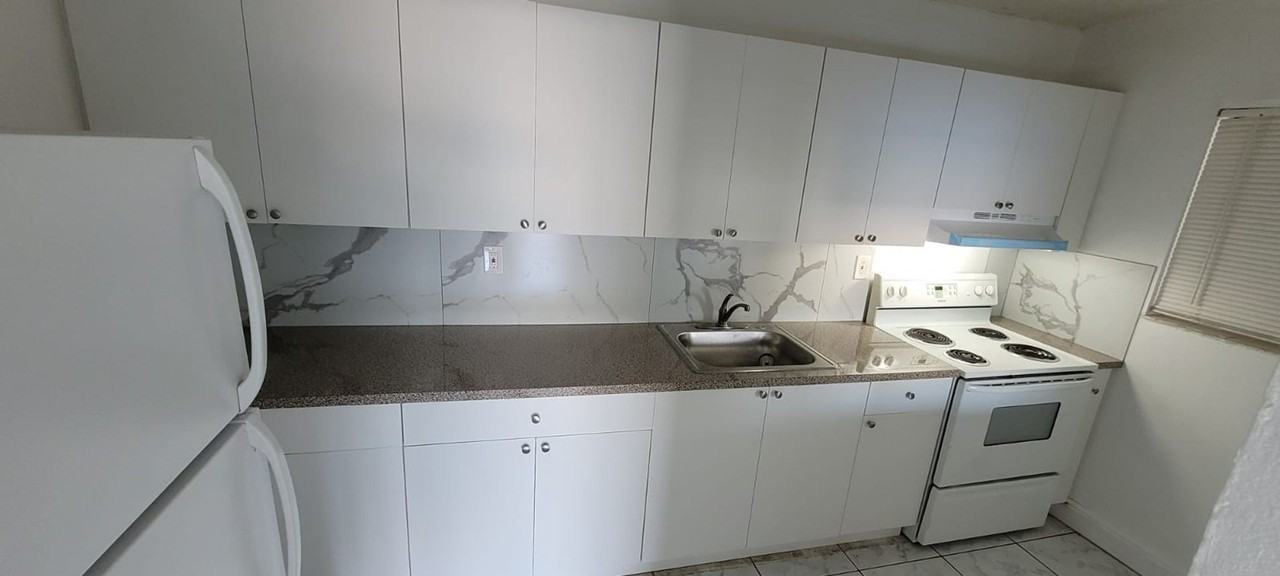 West Garden Villas - Photo 6 of 13