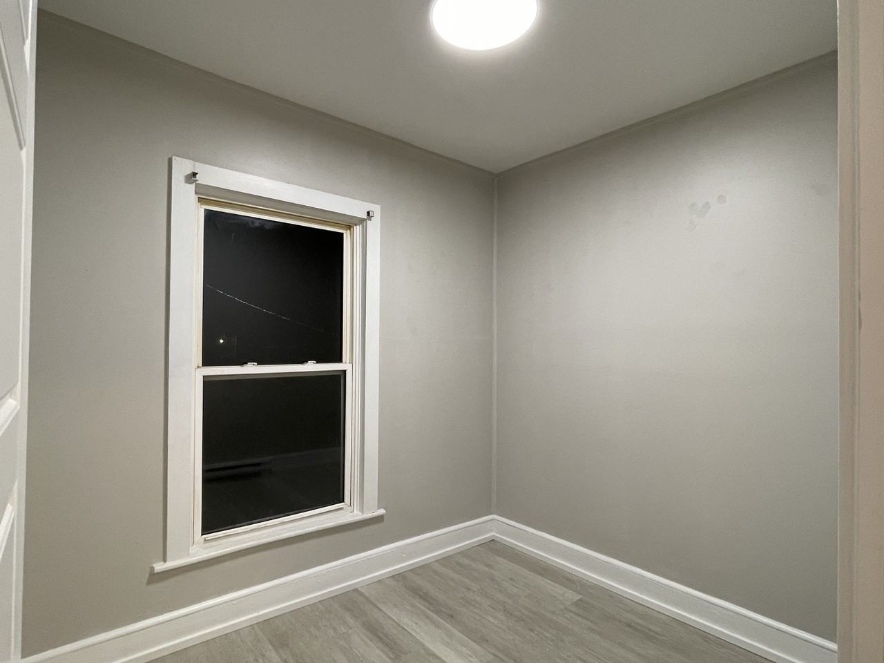 365 Robinson St - Photo 6 of 33