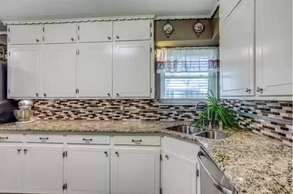 226 Avenue C - Photo 2 of 23