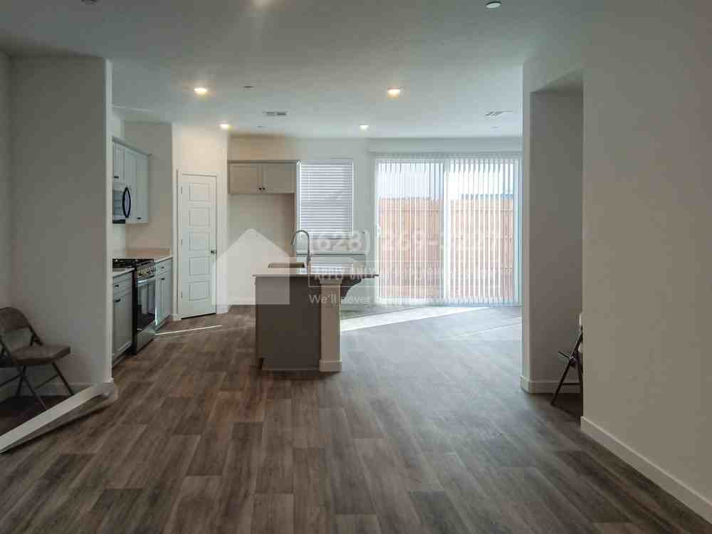 3289 Montana Ave - Photo 3 of 26