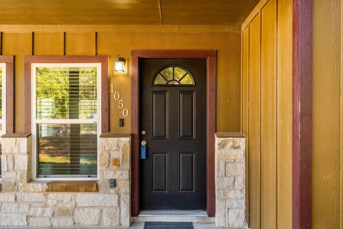 1050 Lavaca - Photo 2 of 25