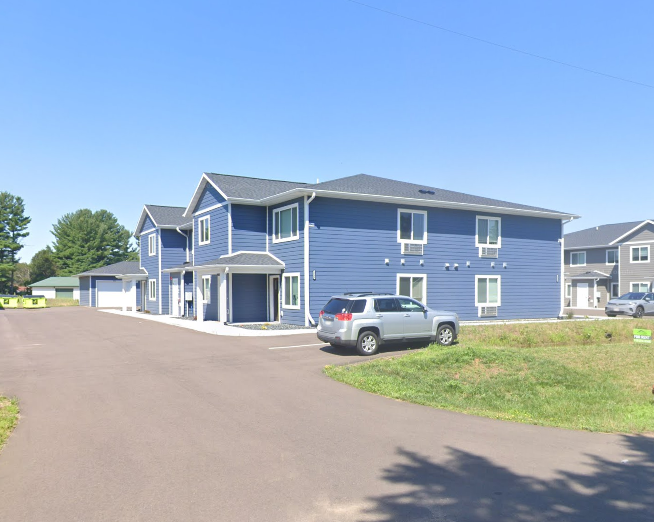 2546 118th St Apt 104 - Photo 2 of 49