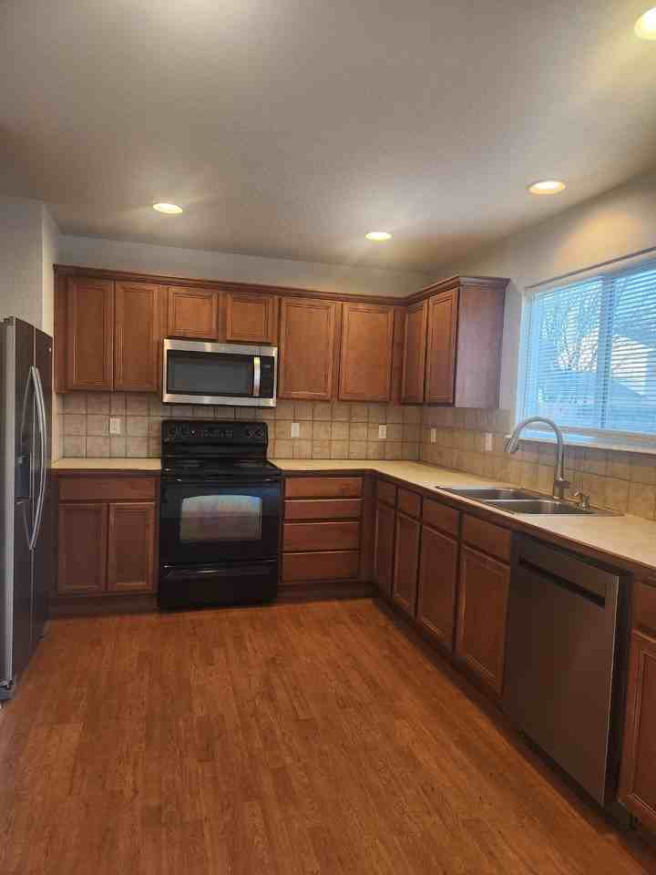 9626 W Rustica Dr - Photo 3 of 9