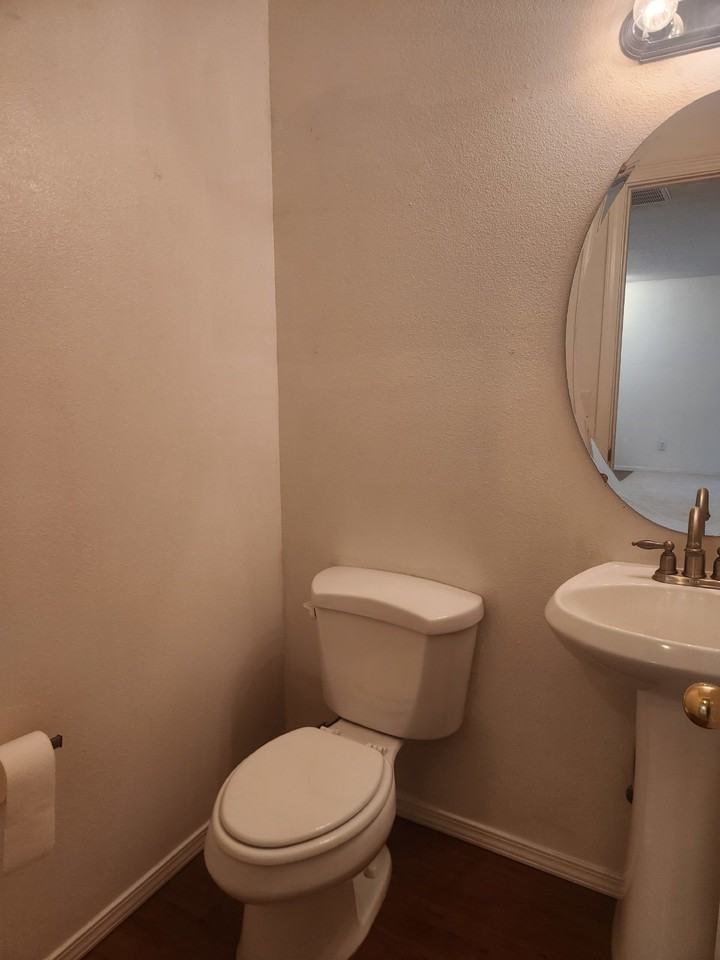 9626 W Rustica Dr - Photo 4 of 9