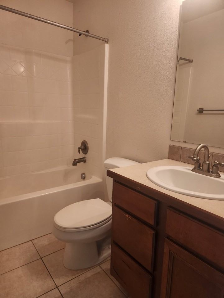 9626 W Rustica Dr - Photo 7 of 9