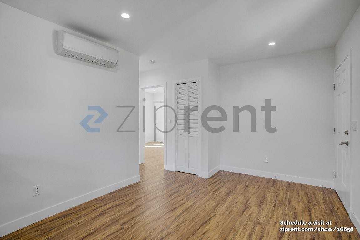 1917 Hyperion Ave #1917 - Photo 4 of 17