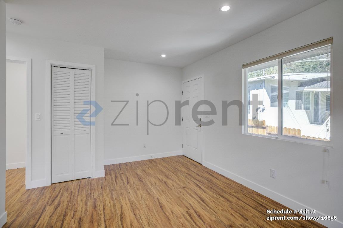 1917 Hyperion Ave #1917 - Photo 5 of 17