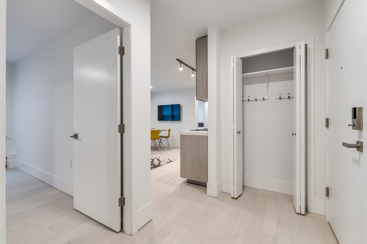 1425 Haro Street - Photo 7
