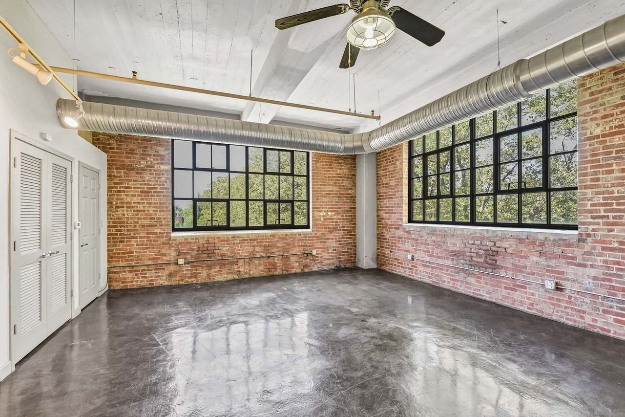 Beautiful Two Bedroom Apartment available. APPLY BEFORE JAN 25 AND GET ONE MONTH FREE - Photo 5 of 13
