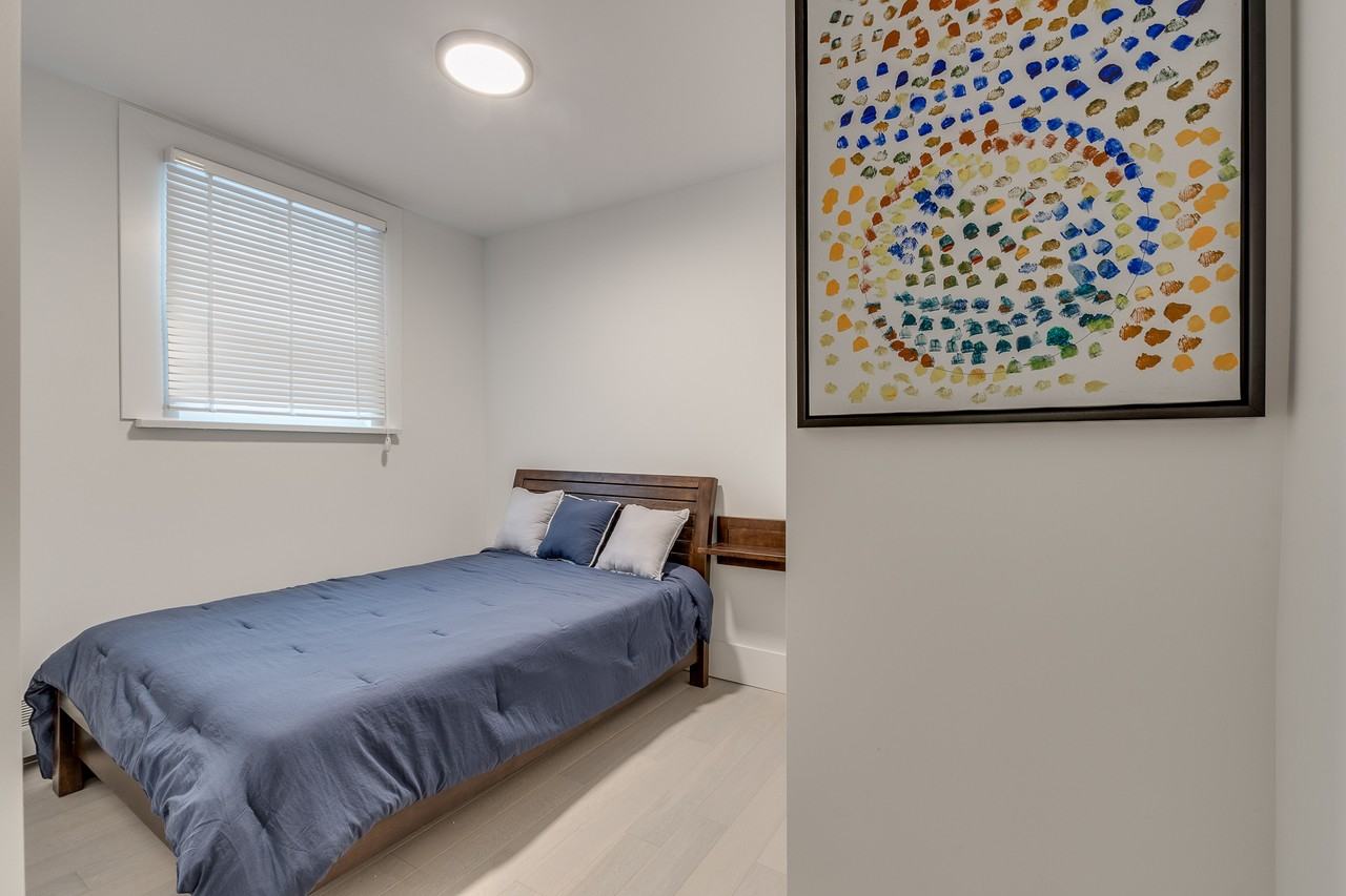 1425 Haro Street - Photo 9