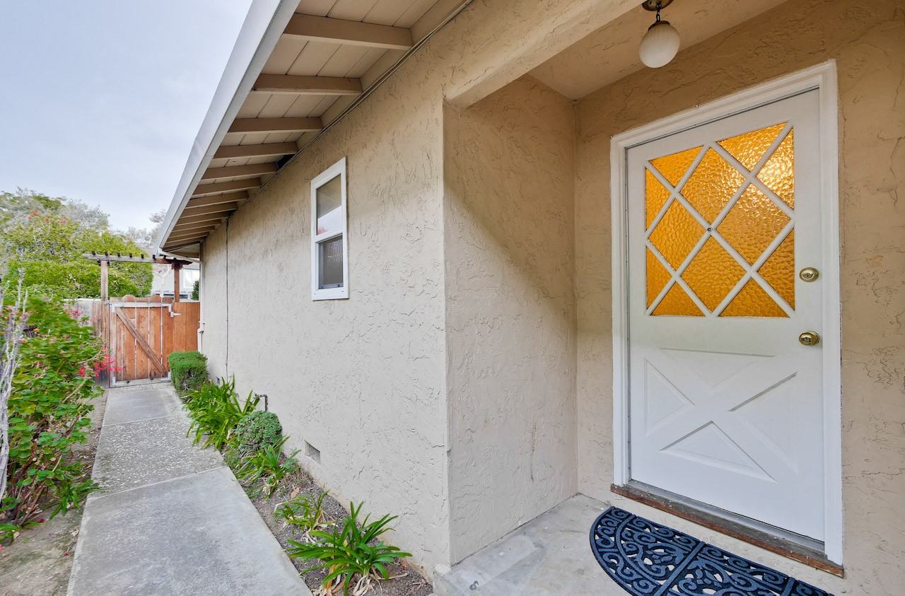 592 La Conner Dr - Photo 2 of 13