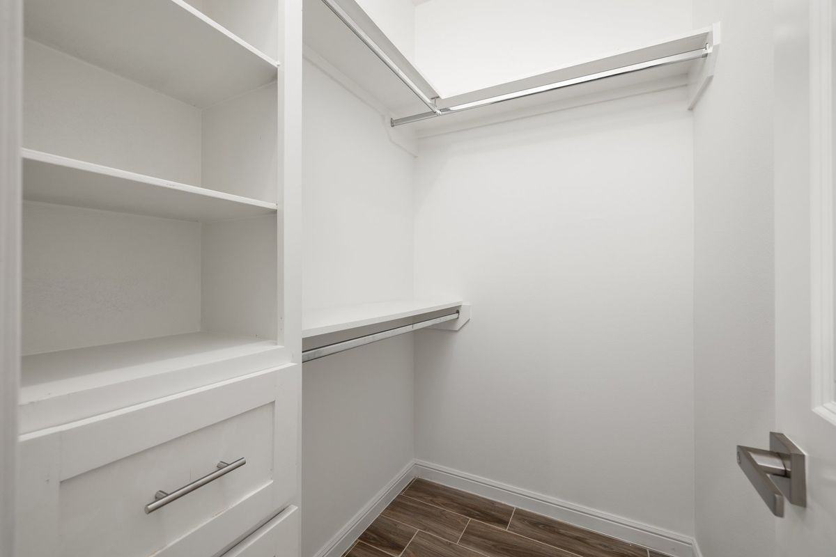 705 Olivarez St - Photo 5 of 5