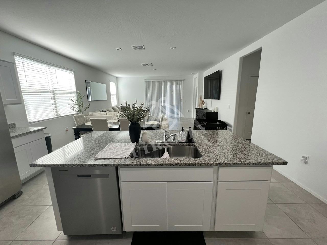 18148 North San Pablo Street - Photo 7 of 26