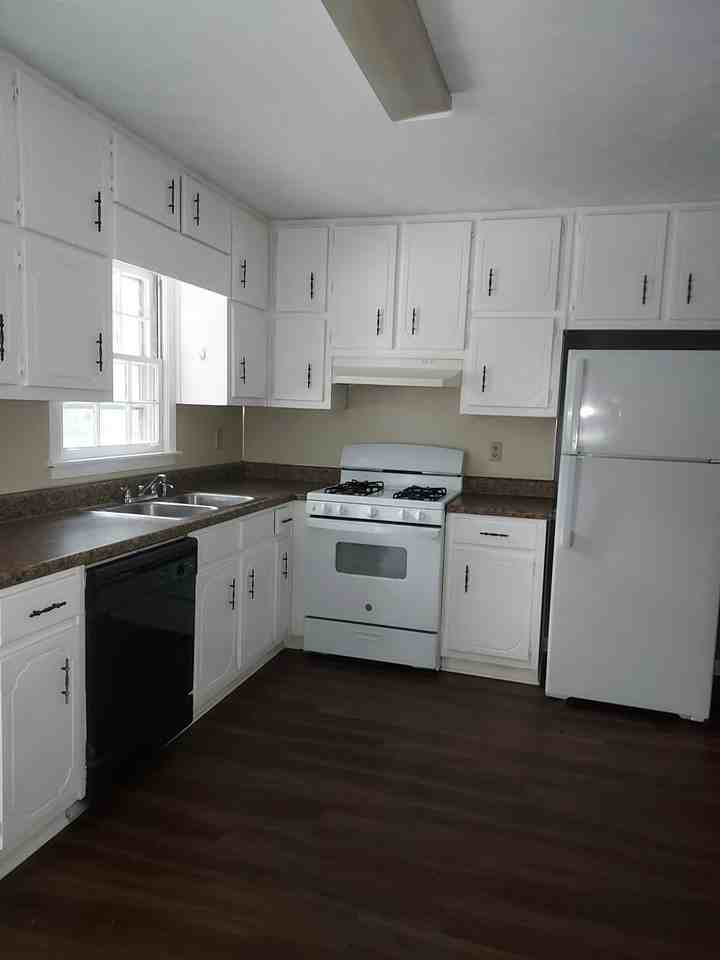 72 April Avenue, Unit 76 - Photo 4 of 9