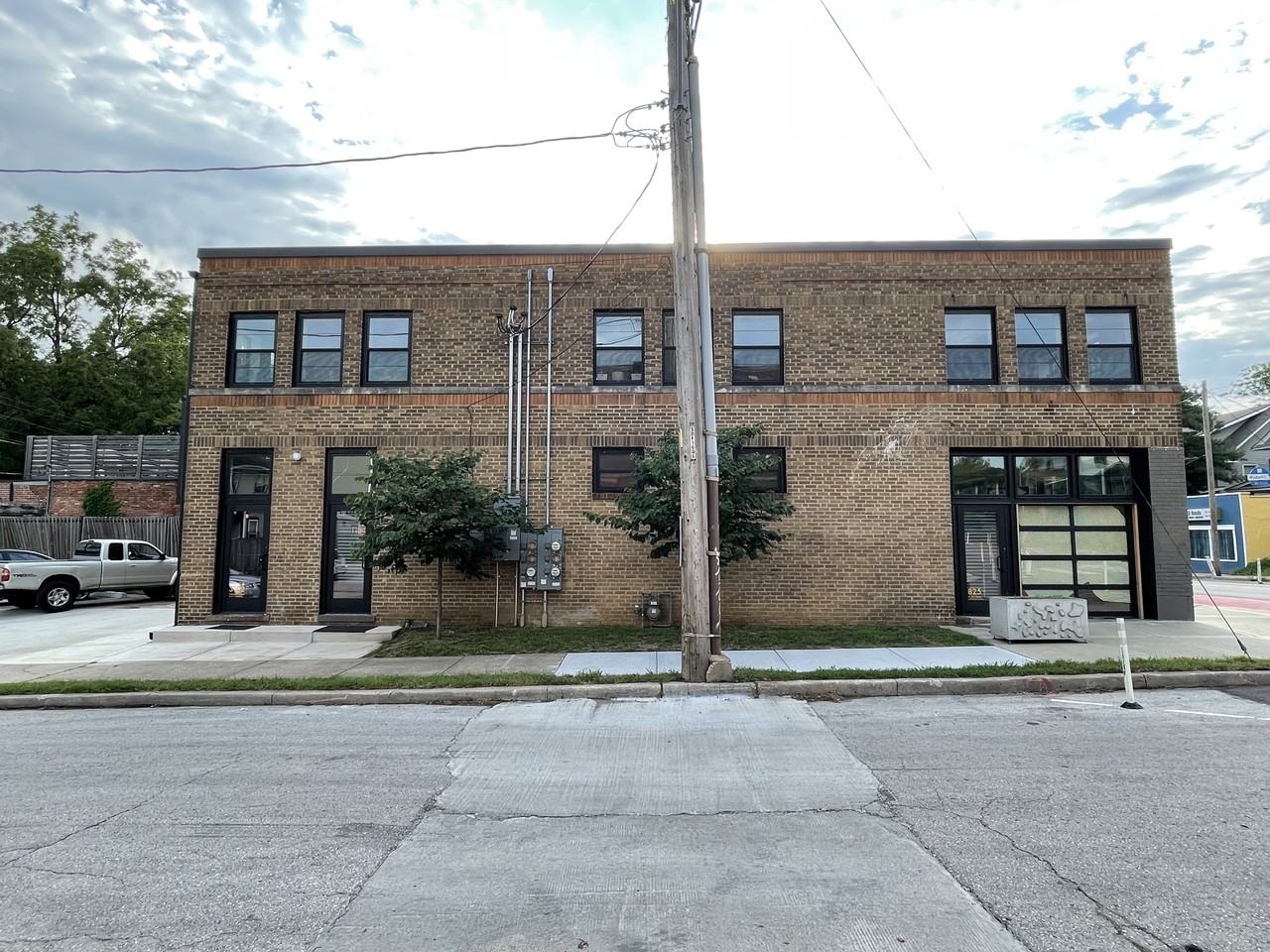 821 E 31st St #FL1 - Photo 2 of 11