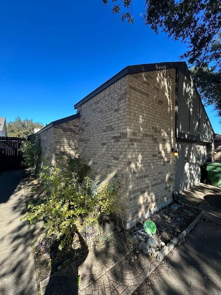 2615 Zodiac Dr - Photo 4 of 18