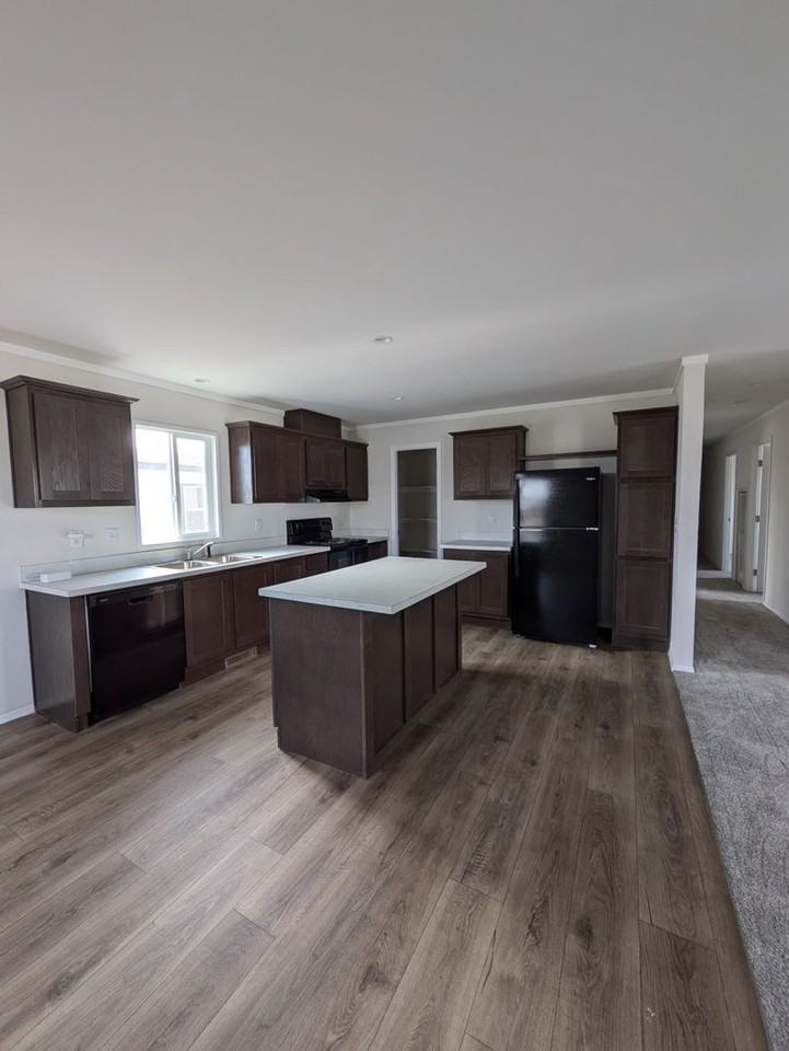 2681 E Edison Ave #10 - Photo 2 of 4