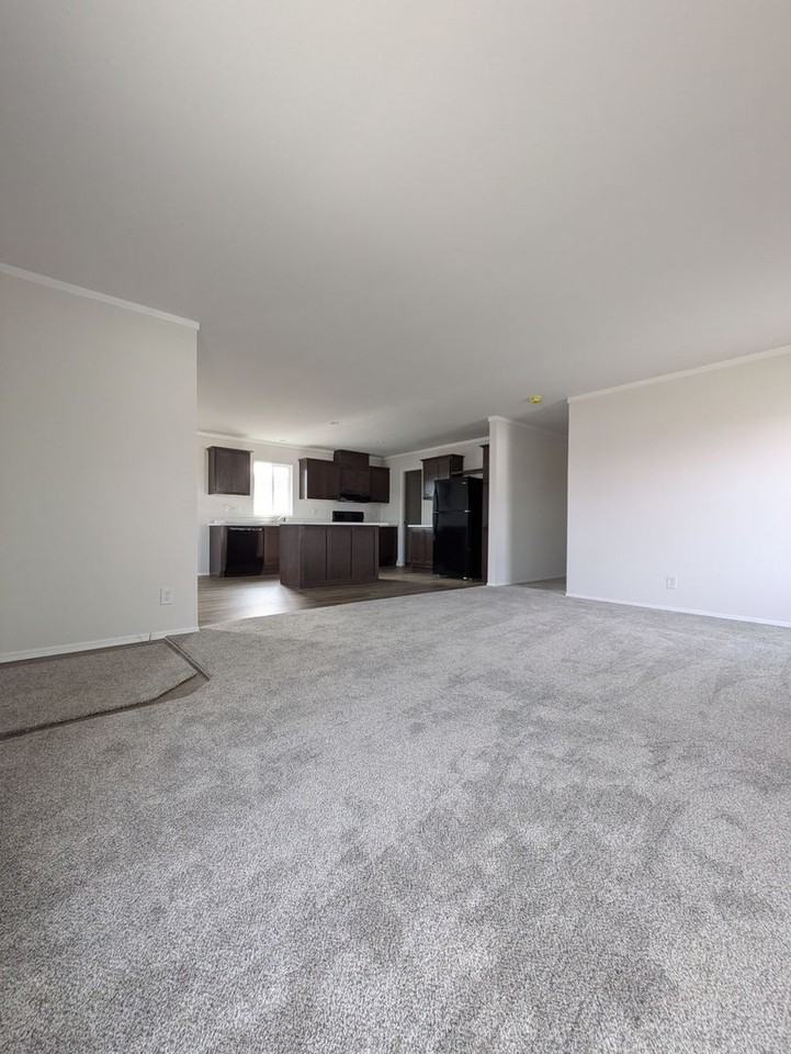 2681 E Edison Ave #10 - Photo 4 of 4