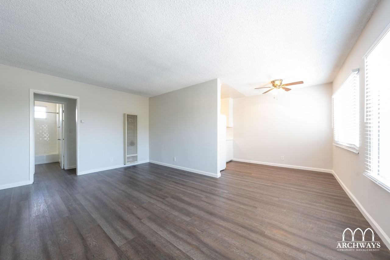 2320 Virginia Ave #06 - Photo 2 of 13