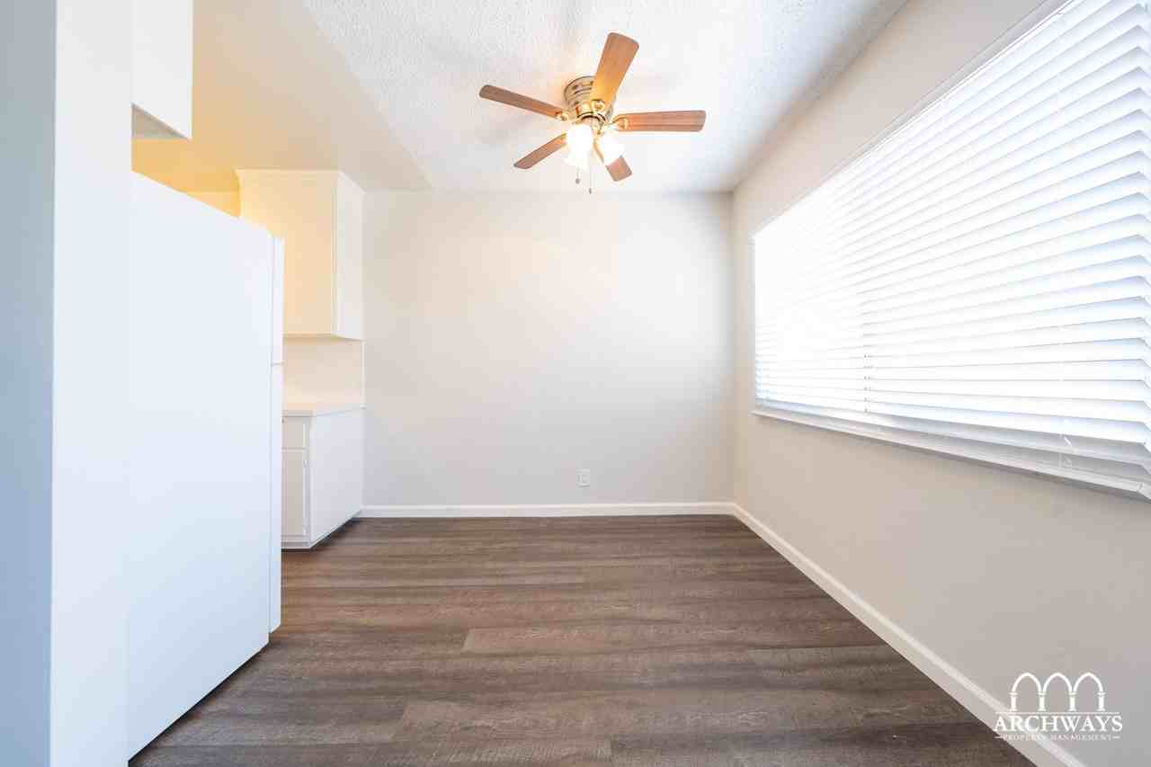 2320 Virginia Ave #06 - Photo 3 of 13