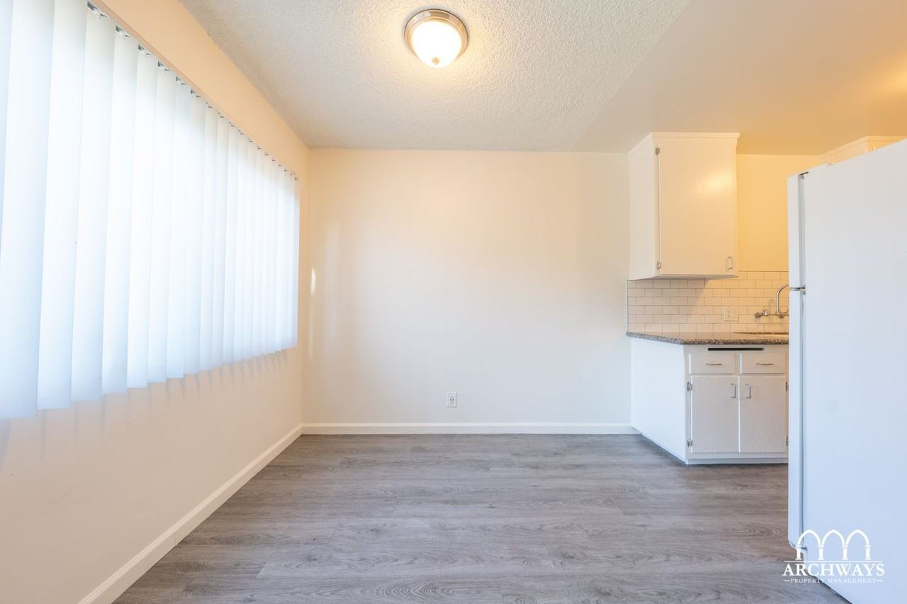 2320 Virginia Ave #03 - Photo 5 of 14