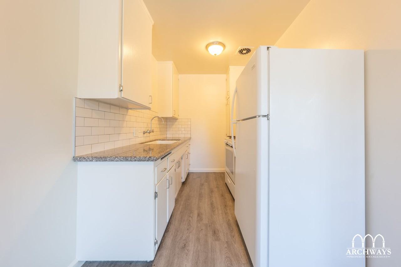 2320 Virginia Ave #03 - Photo 6 of 14