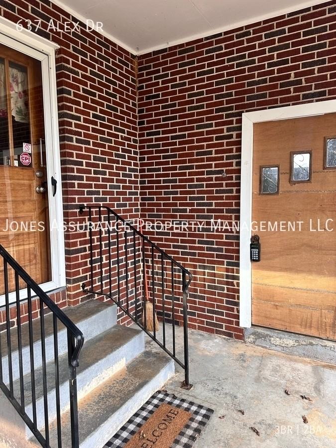 637 Alex Dr - Photo 2 of 15