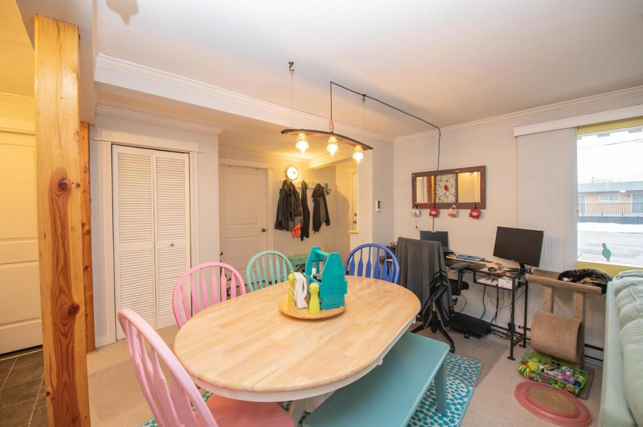 4010 33 St - Photo 3 of 10