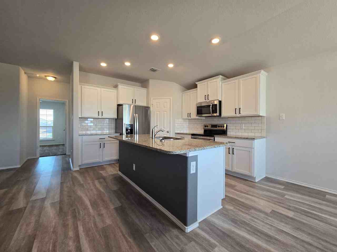 9403 Susan Dr - Photo 5 of 24