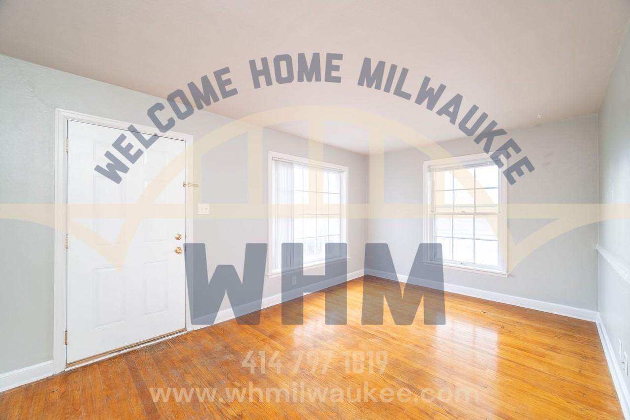 3256 S Kinnickinnic Ave - Photo 3 of 11