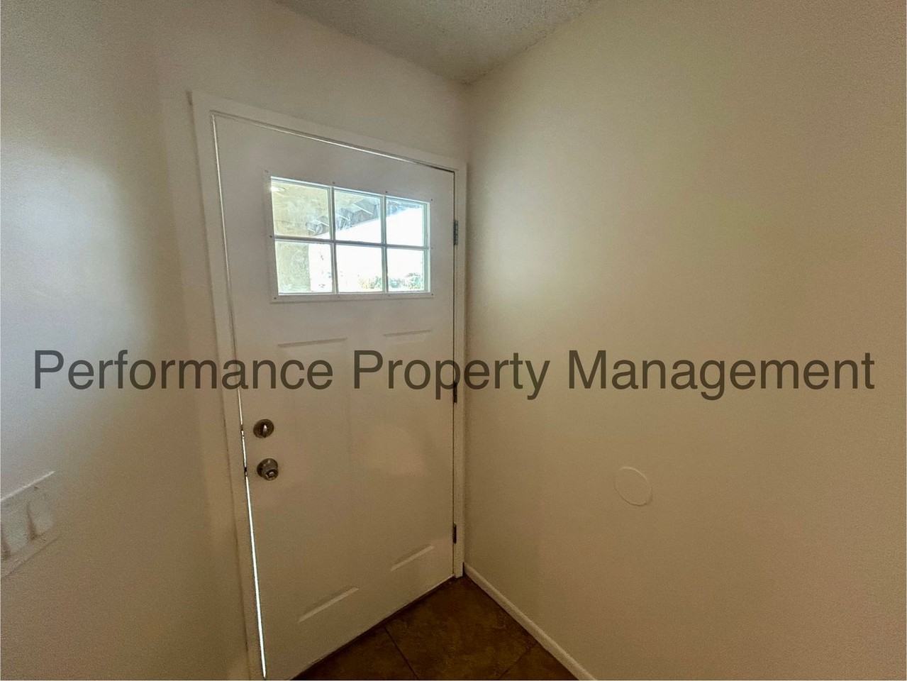 4413 Highland Hills St - Photo 2 of 17