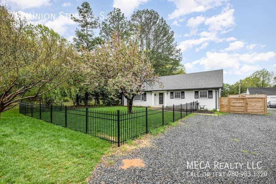 782 Union St S #S - Photo 2 of 17