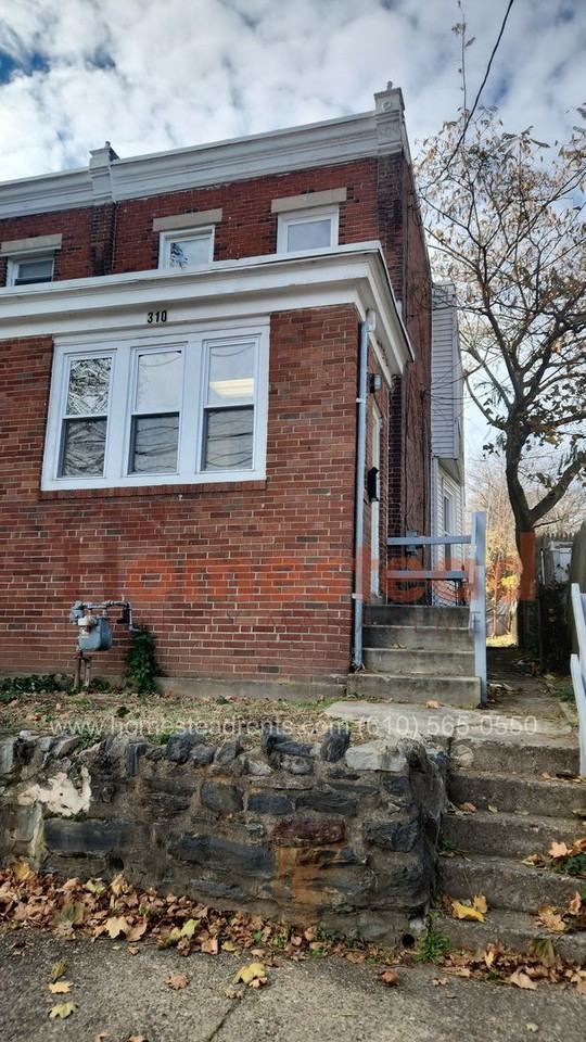310 Moore St - Photo 2 of 31