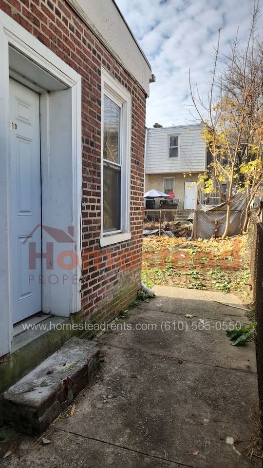 310 Moore St - Photo 3 of 31