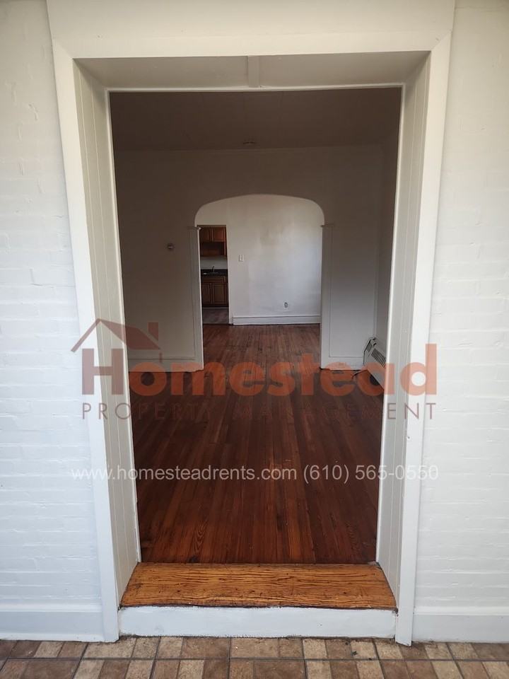 310 Moore St - Photo 6 of 31