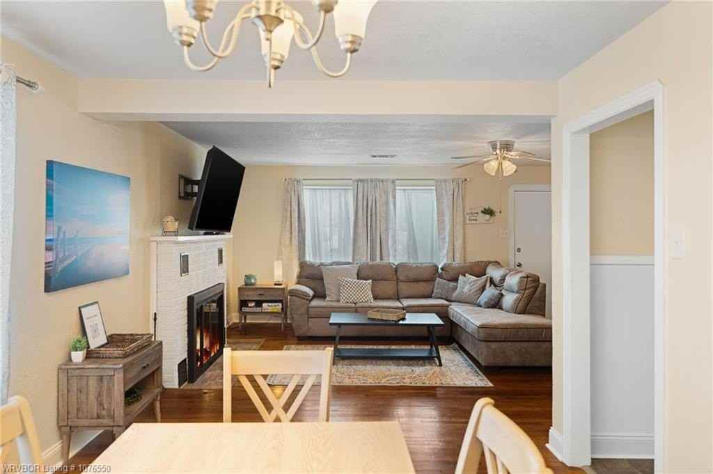 4101 S Q St - Photo 4 of 32