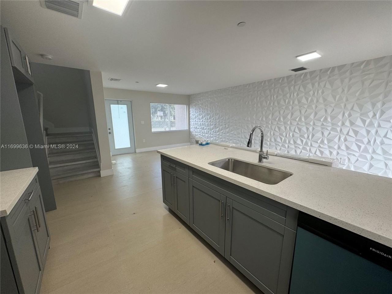 217 Nw 159th St #217 - Photo 5 of 14