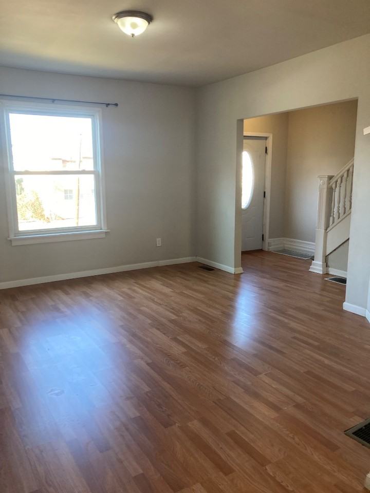 1916 Knox Ave - Photo 3 of 18