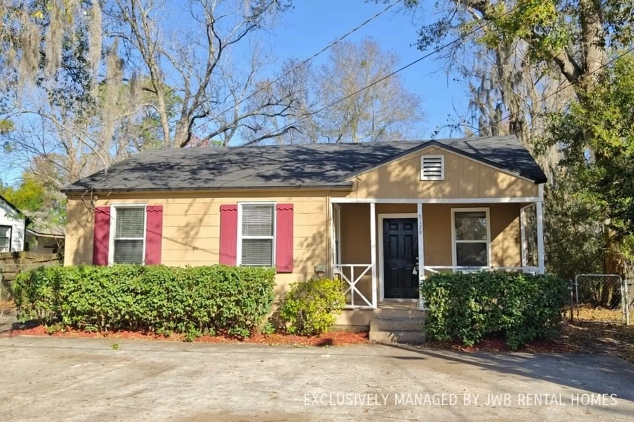 6129 Lynnwood Ave - Photo 2 of 8