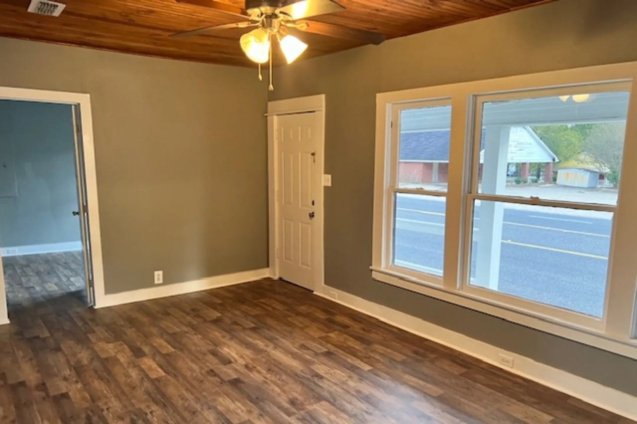 460 W Pine St - Photo 2 of 13