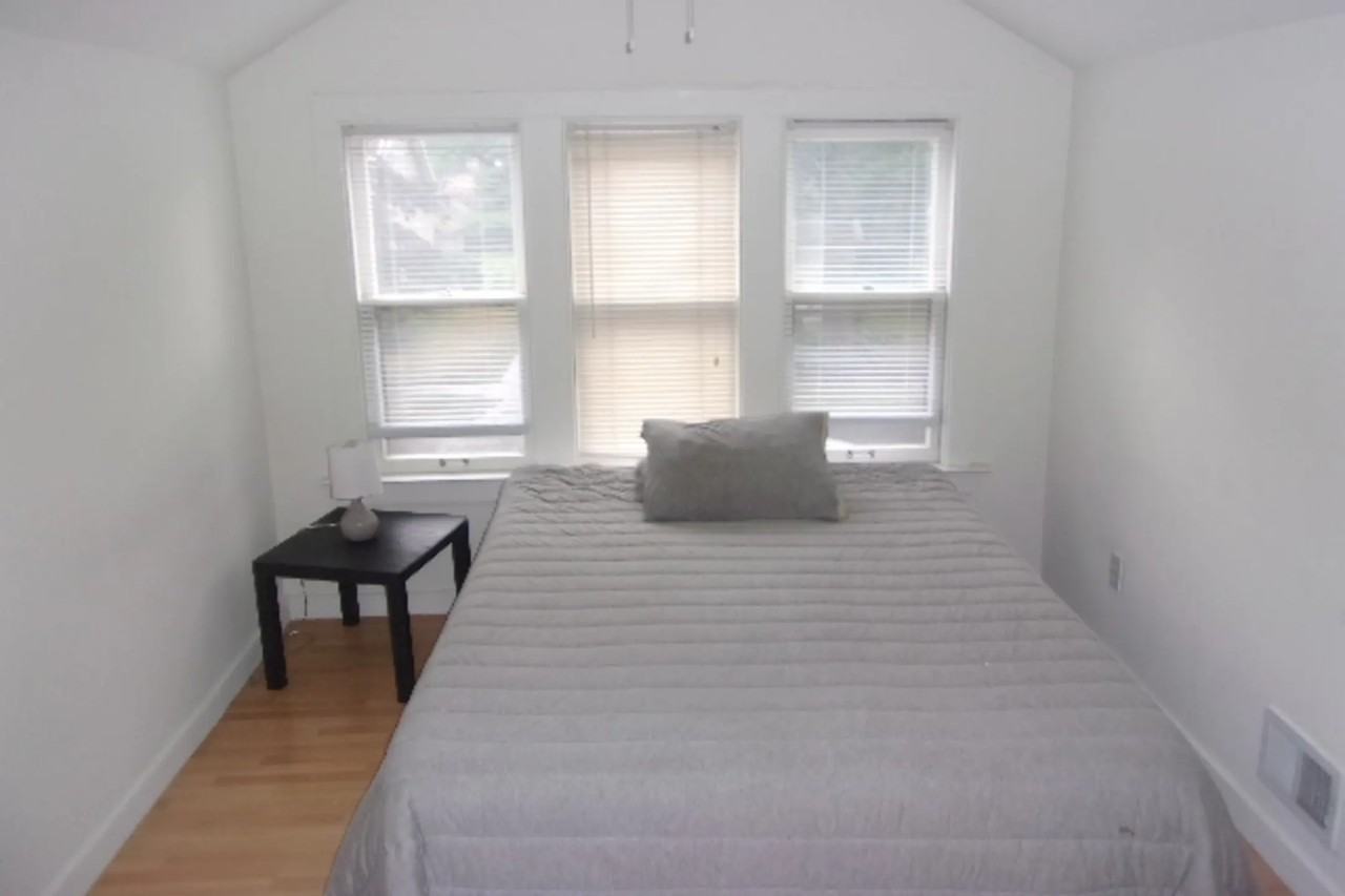 437 E Breckenridge St - Photo 2 of 6