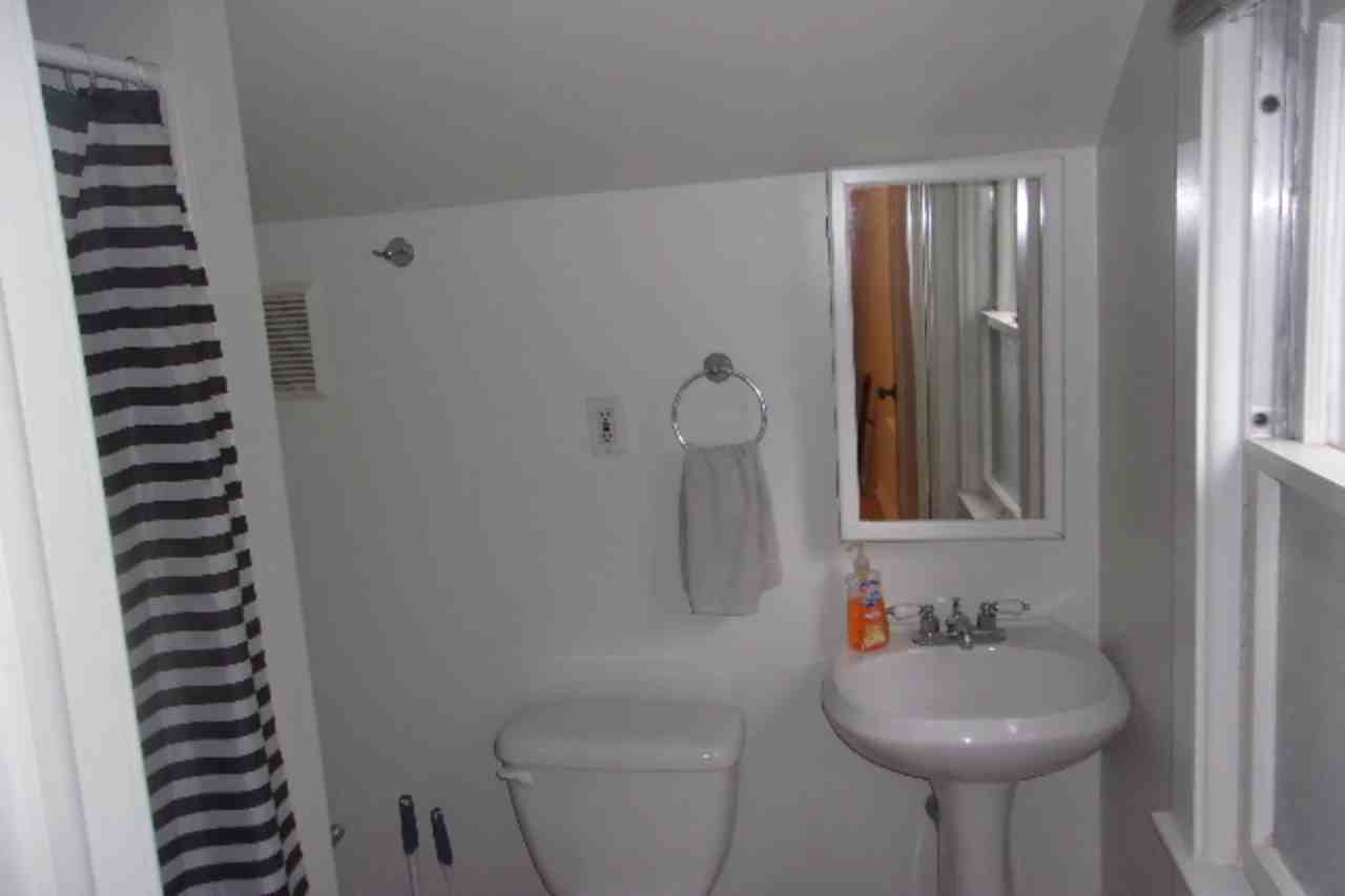 437 E Breckenridge St - Photo 3 of 6
