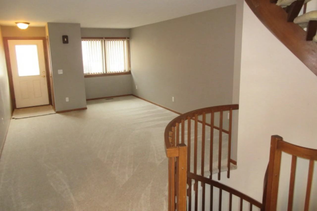 9502 Fenwin Dr - Photo 2 of 35