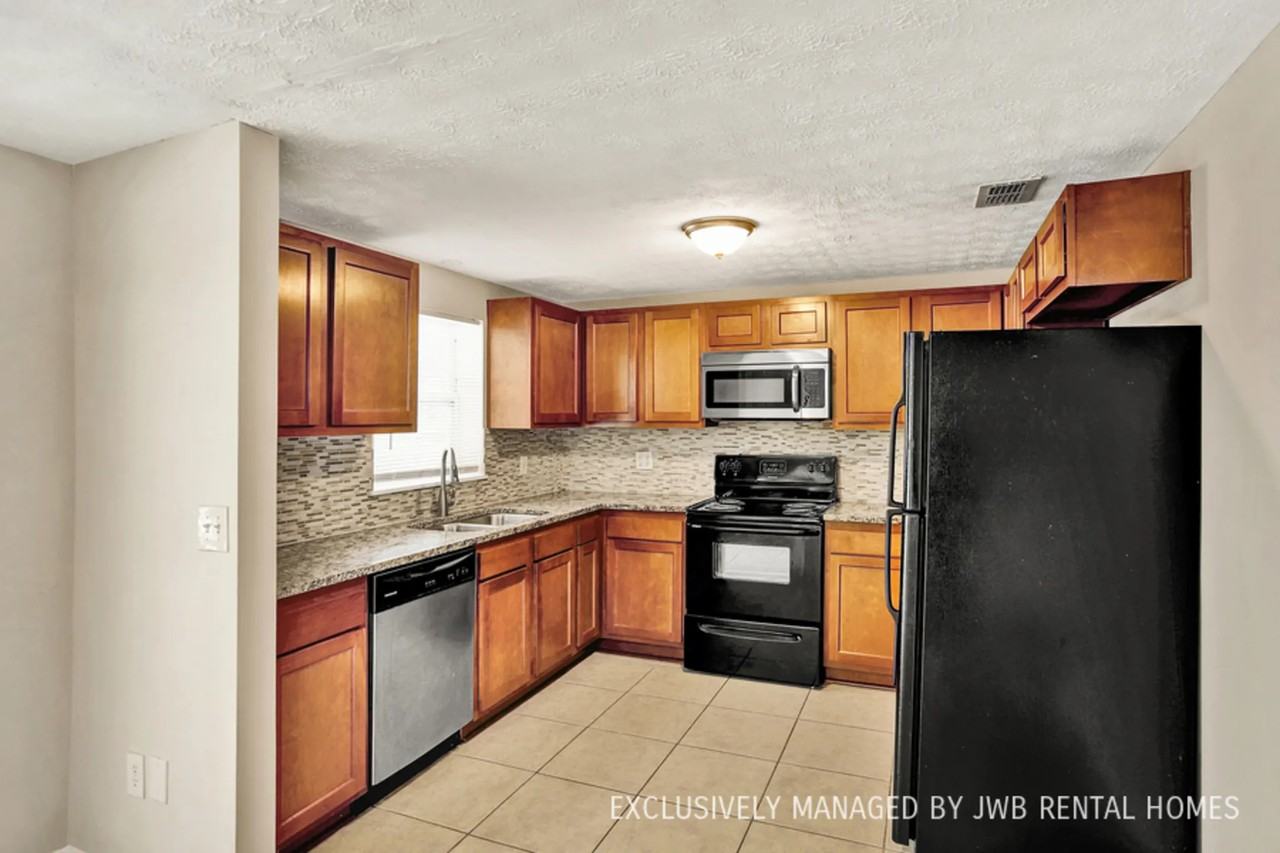 2865 Daffodil Cir E - Photo 2 of 14