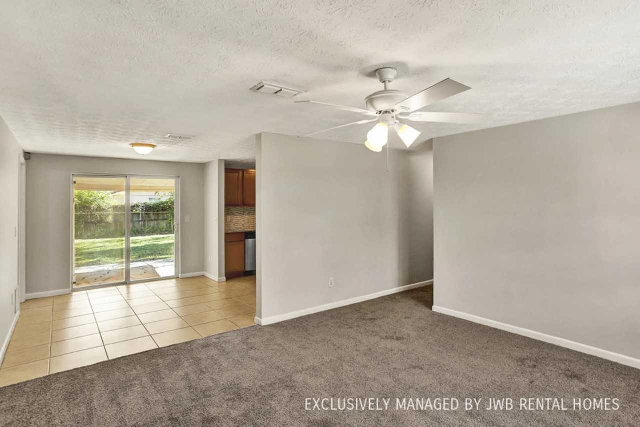 2865 Daffodil Cir E - Photo 3 of 14