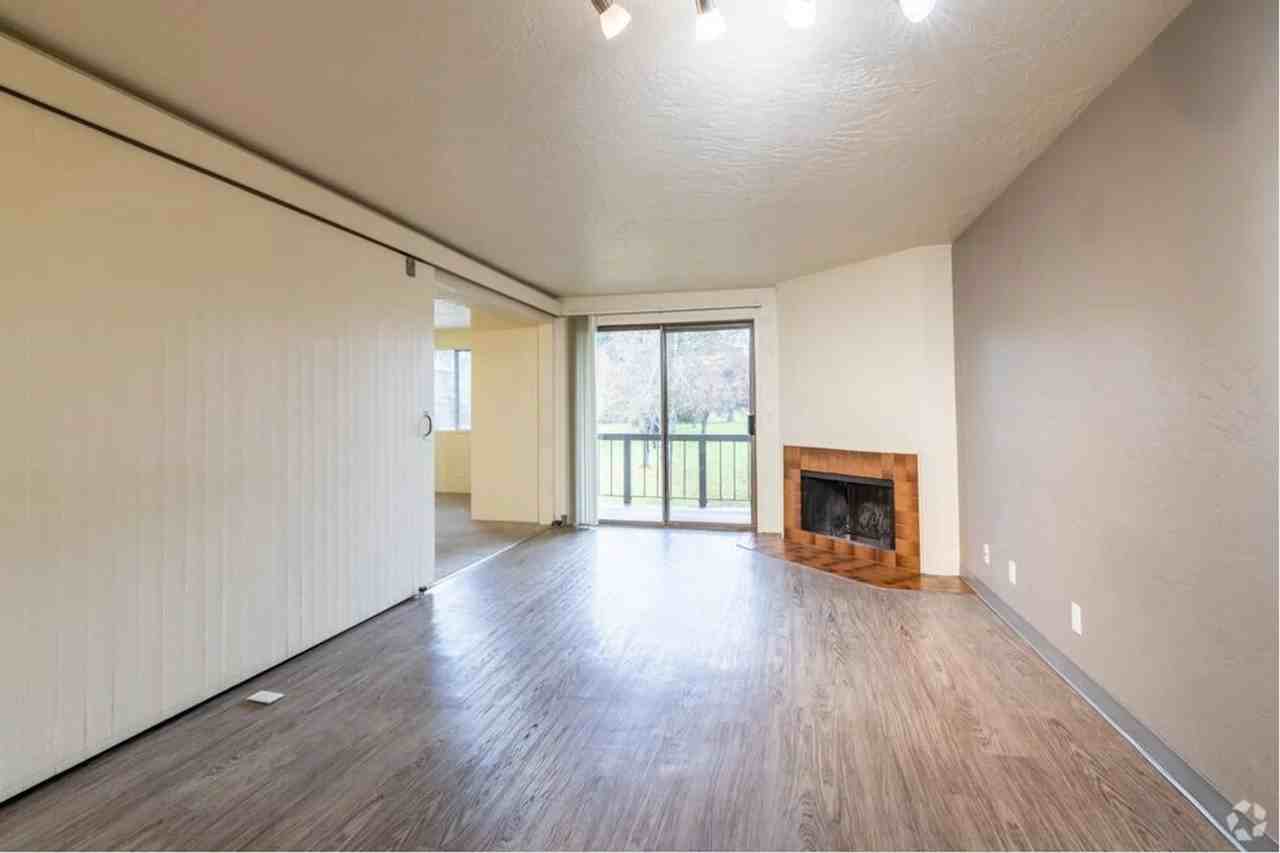 1796 Cal Young Rd - Photo 2 of 13