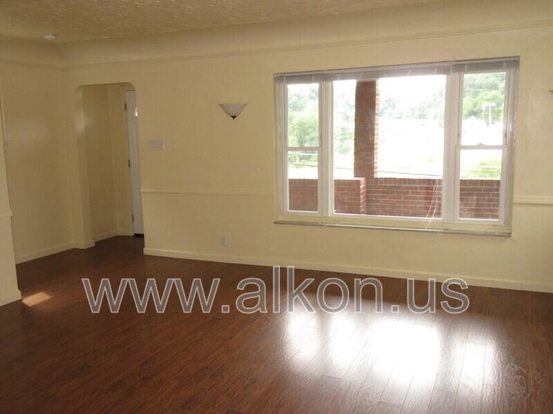 1429 Brookline Blvd - Photo 2 of 17